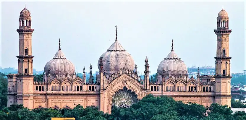 Jama Masjid, Places should never miss To Visit In Lucknow 